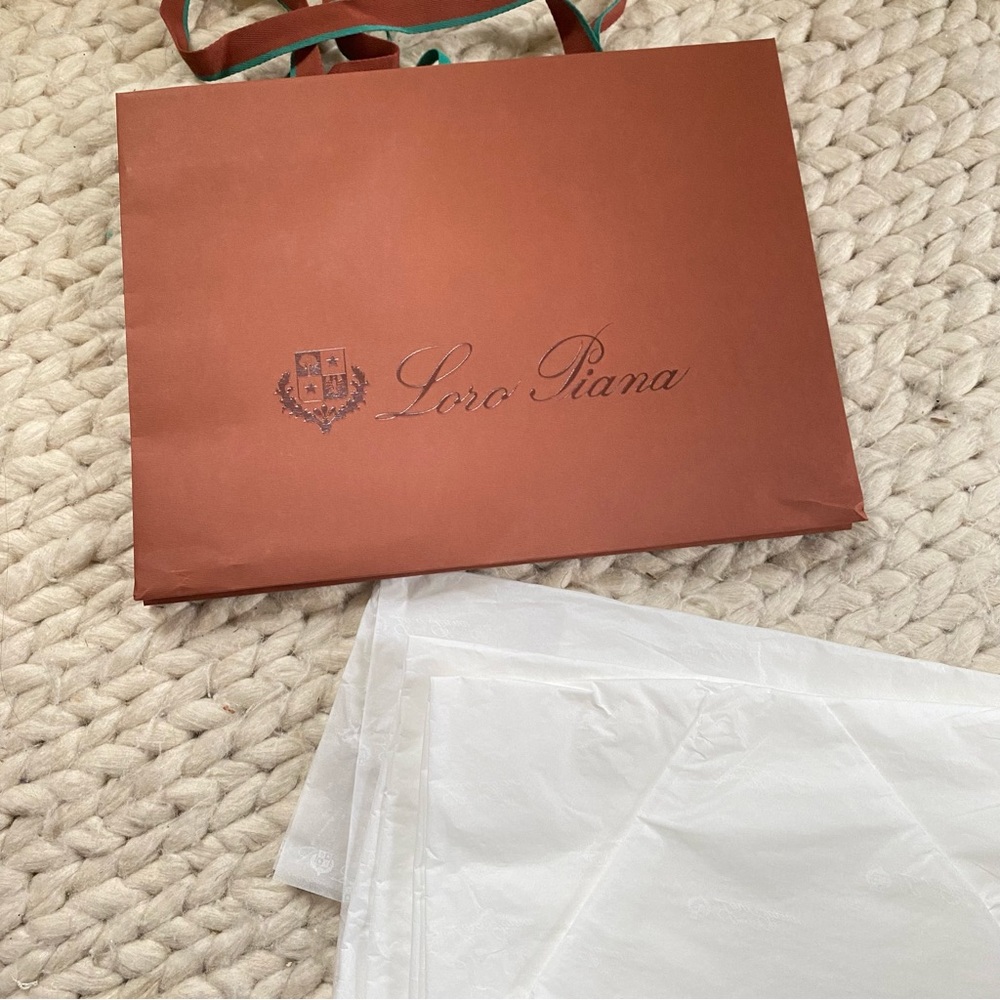 Loro Piana shopping bag and paper